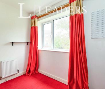 4 bedroom semi-detached house to rent - Photo 6