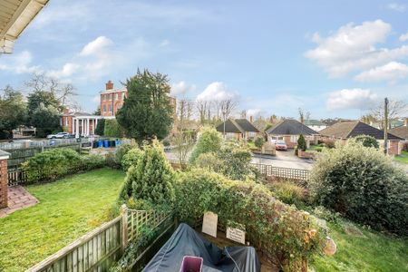 Lassell Court, Maidenhead - Photo 2