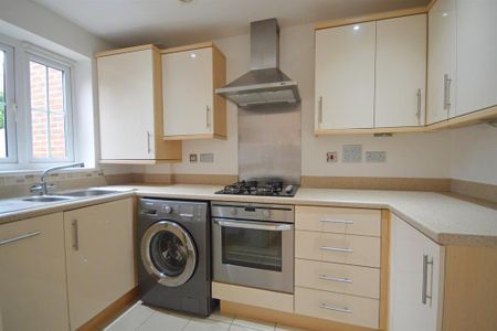 2 bedroom terraced house to rent - Photo 4