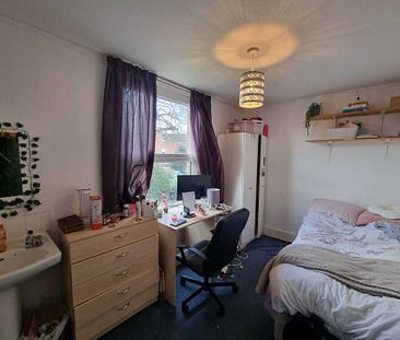 7 Bed Student Accommodation - Photo 5
