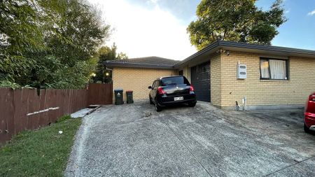 Beautiful 3 Bedroom House in Mt Albert - Photo 3