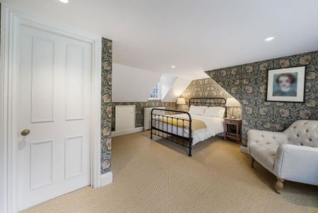 5 bedroom semi-detached house to rent - Photo 3