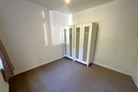 431A Woodham Lane, Addlestone, Surrey, KT15 - Photo 4