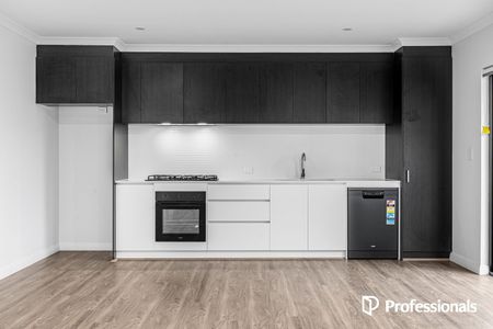 Brand New Street Front Villa! - Photo 4
