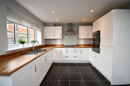 College Way, Eastham, Wirral, CH62 0DF - Photo 2