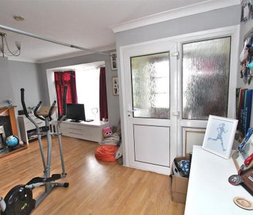 3 bedroom terraced house to rent - Photo 2