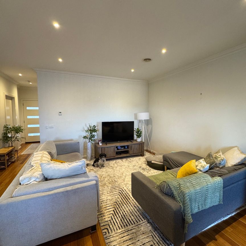 Glenroy - Photo 1
