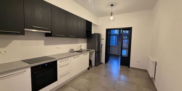 Appartement te huur in Antwerpen voor € 920 met 1 slaapkamer - Photo 1