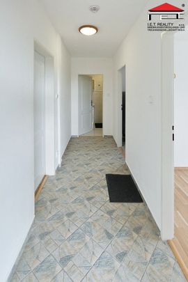 Pronájem bytu 2+1 40 m² - Fotografie 1