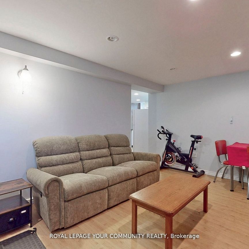 For Lease - 520 Stone Road, Aurora, Ontario - Photo 1