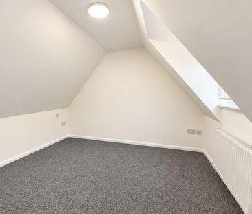 2 bedroom end of terrace house to rent - Photo 5