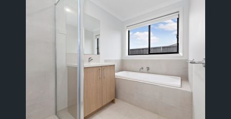 A Stunning Blend of Modern Design & Family Comfort - Photo 5