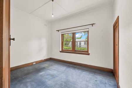 Spacious Apartment in Prime South Yarra location - Photo 3