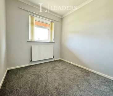 4 bedroom bungalow to rent - Photo 3