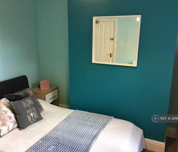 1 bedroom in a house share to rent - Photo 2