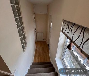 1 bedroom semi-detached house to rent - Photo 2