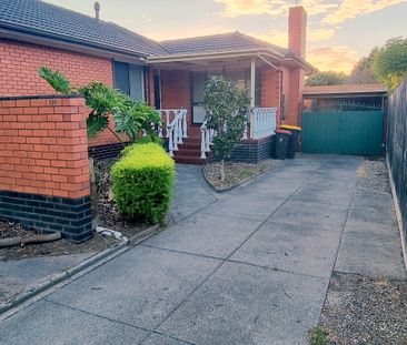 Family Home in Sought after School Zone - Photo 5