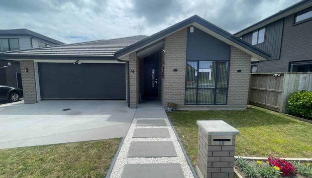 A Place to Call Home in Clarks Beach - Photo 1