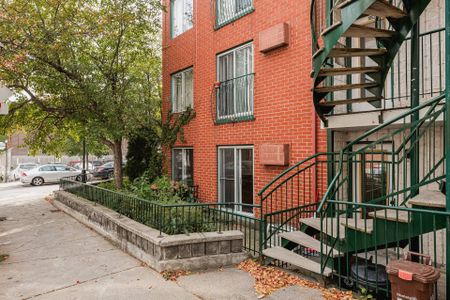 1050 Rue St-Timothée - Photo 2