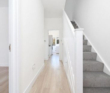 5 bedroom semi-detached house to rent - Photo 3