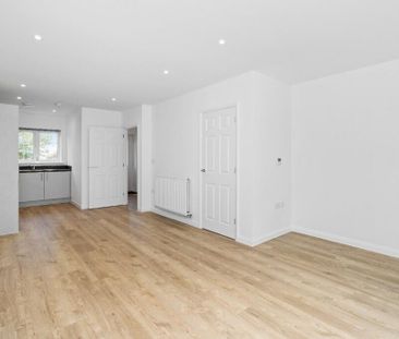 2 bedroom end of terrace house to rent - Photo 1