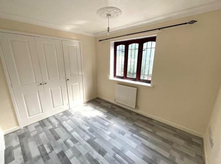 2 Bedroom Semi-Detached House - Photo 3