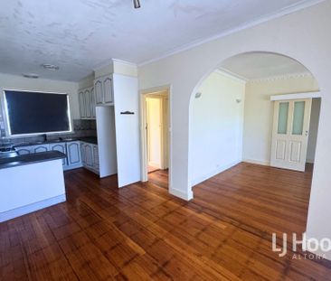 Spacious Family Home in a Prime Location - Photo 3