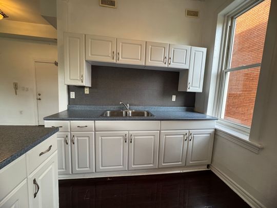 For Lease - 139 1/2 John Street Unit# 5, Hamilton, Ontario - Photo 1