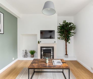 2 bedroom ground floor flat to rent - Photo 3