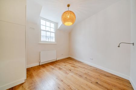 2 bedroom mews to rent - Photo 5