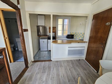 Location Appartement 1 pièce 20m² COMPIEGNE 60200 - Photo 4