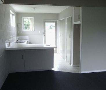 Charming 2BR Unit in Silverdale! - Photo 3