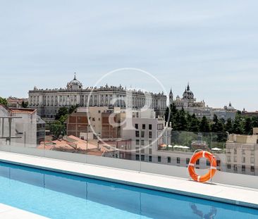 2 bedroom luxury penthouse for rent in Madrid, Spain - Photo 1