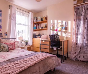 Homely 3 bed on Rhymney Street - Photo 3