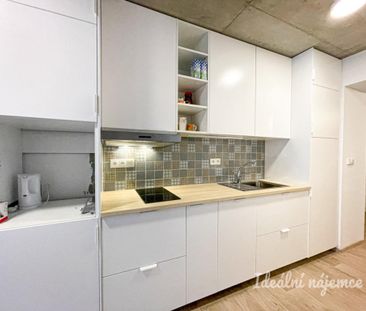 Pronájem bytu 1+kk 33 m2 - Fotografie 3