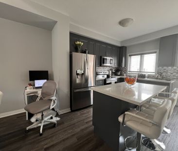 For Lease - 60 Aquarius Crescent, Hamilton, Ontario - Photo 2