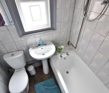 6 bedroom terraced house to rent - Photo 1