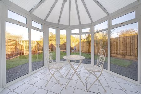 4 bedroom detached house to rent - Photo 4