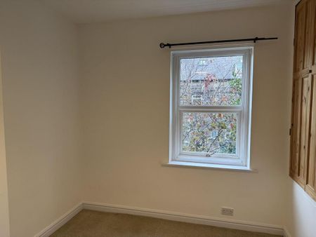 3 bedroom terraced house to rent - Photo 4