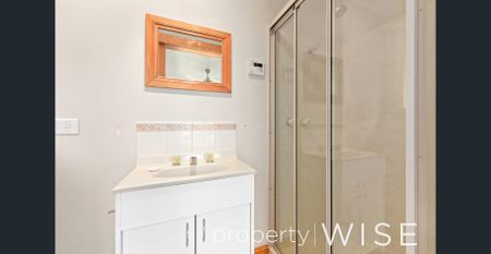 Fabulous Family Entertainer - Photo 4