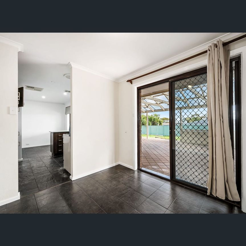 10 Ina Cl, Craigmore, SA 5114 - Photo 1