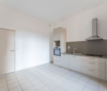 Location Appartement 3 pièces 99m² - Photo 2