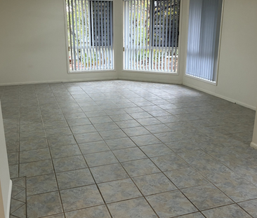 1 Tropicana Rise, Castaways Beach, QLD - Photo 3