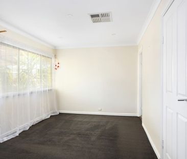 Located in a quiet pocket of South Kalgoorlie, this well-presented ... - Photo 3