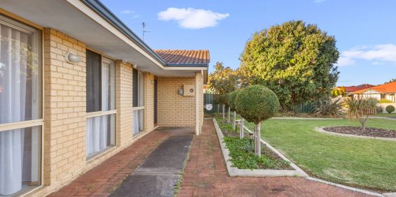 Immaculately Presented Family Home in Prime Cul-de-Sac Location Opposite Parklands - Photo 3