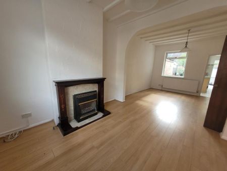 2 bedroom terraced house to rent - Photo 2