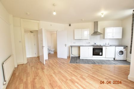 1 Bed Flat, Crawley Green Road, LU2 - Photo 3