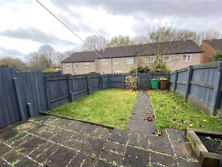 2 bedroom house to rent Nine Acre Gardens, NG6 - Photo 5