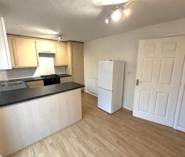 3 bedroom terraced house to rent - Photo 4