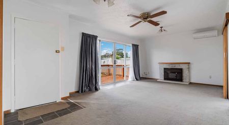 3 Bedroom Home in Prime Location - Photo 3